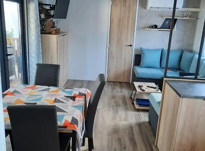 Jpp Marie Ange Proprietaire Camping Saint-Julien-en-Born